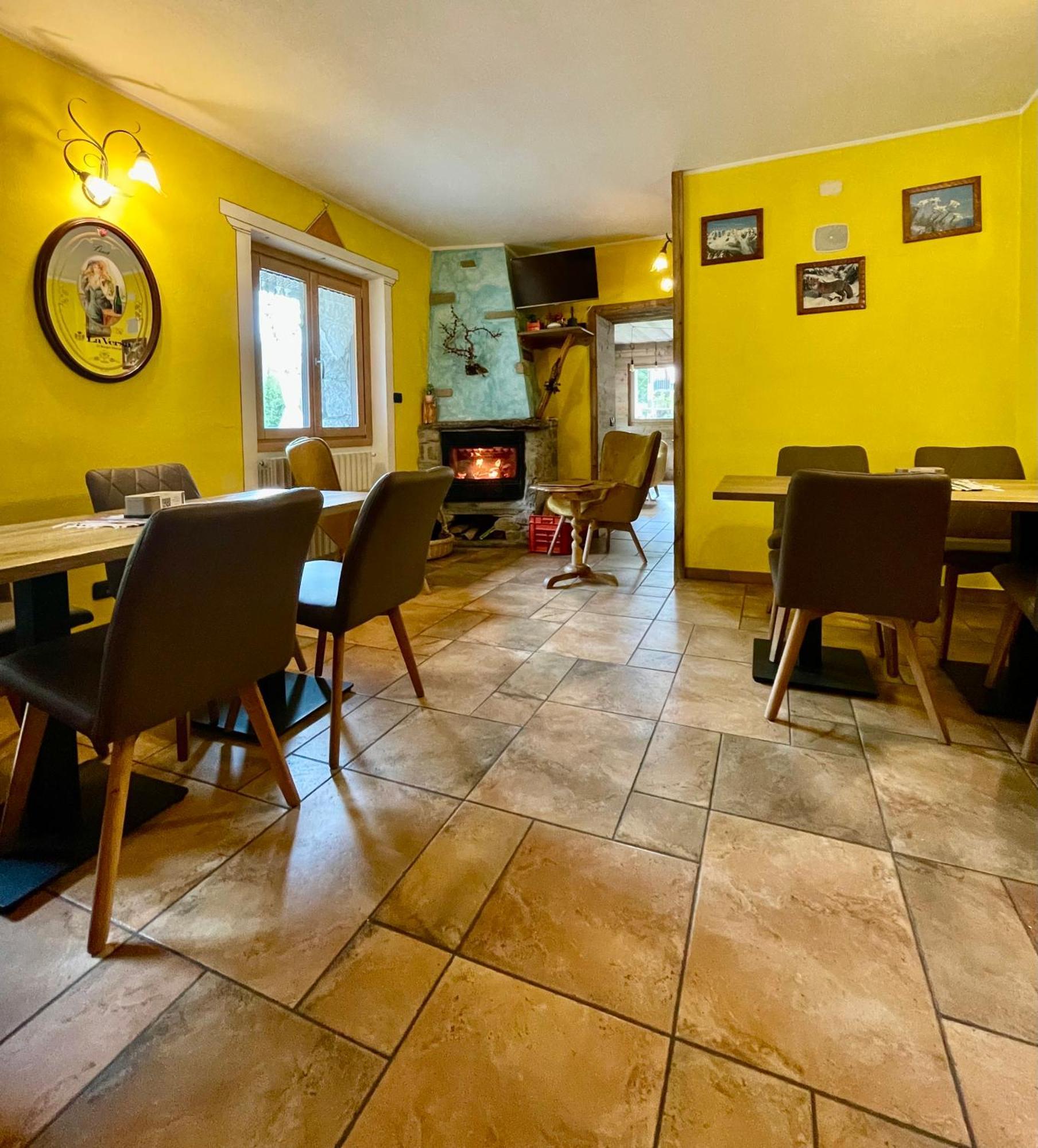 Hotel Gembro Chiesa in Valmalenco Extérieur photo