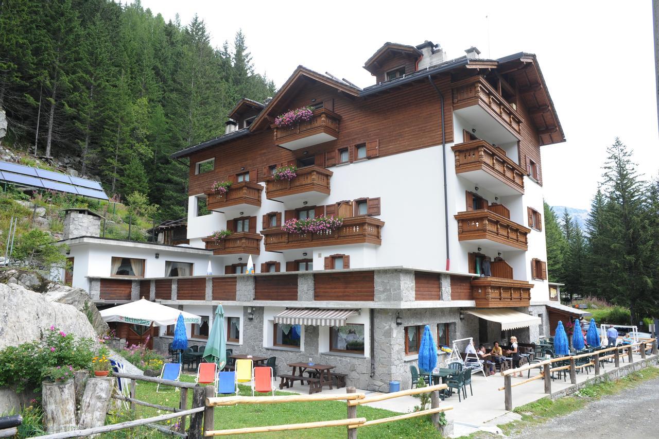 Hotel Gembro Chiesa in Valmalenco Extérieur photo